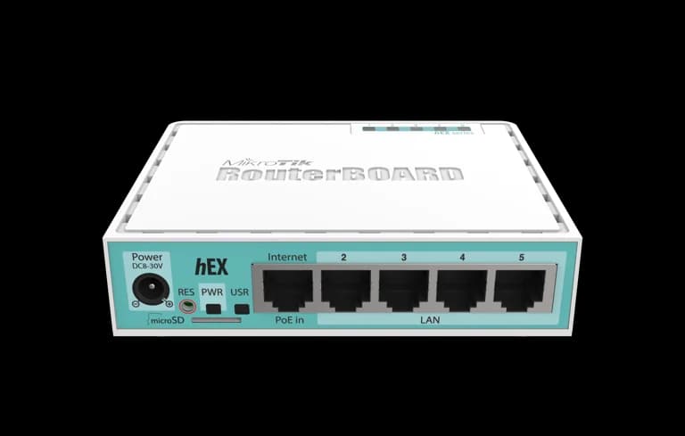 hEX (RB750Gr3) — Routeur 5 ports Gigabit compact pour SOHO et petits bureaux. MikroTik distribué par UBSM au Maroc.