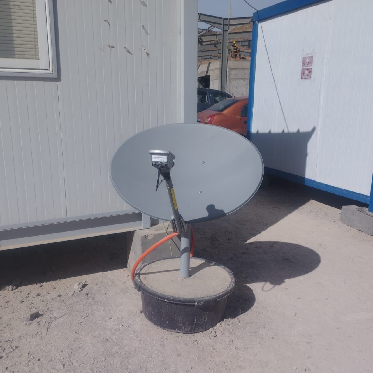Internet par Satellite (VSAT) — installation 1 par UBSM